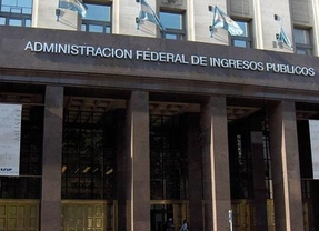 La AFIP inhabilitó a 30 empresas para el giro de divisas al exterior por 145 millones de dólares