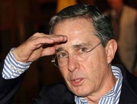 Uribe dispuesto a declarar contra el presidente Chávez