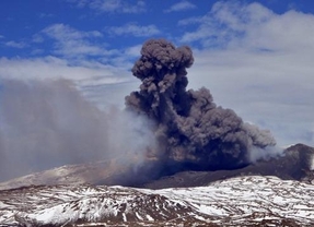 Neuquén declaró el alerta naranja por la actividad del volcán Copahue