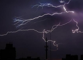 Un muerto y ocho heridos en Buenos Aires y Rosario tras ser alcanzados por sendos rayos
