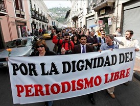 Fundamedios registró 151 agresiones a comunicadores en 2010 en Ecuador