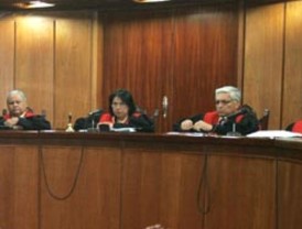 Admiten demanda de nulidad contra Ley de Emolumentos