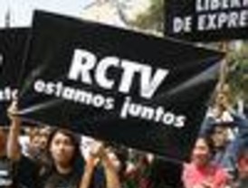Periodistas peruanos protestaron contra cierre de RCTV