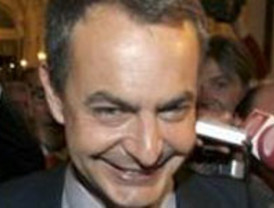 Zapatero reitera su oferta de pactos al PP y no descarta otros 