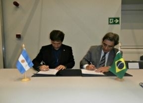 Argentina y Brasil firmaron un documento para fortalecer el comercio bilateral