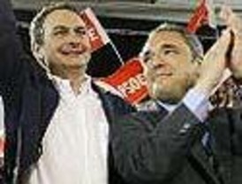 Simancas se reúne con los suyos tras verse con Zapatero en Moncloa
