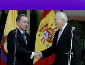 Moratinos ofreció a la nación neogranadina el apoyo español en la búsqueda de la paz
