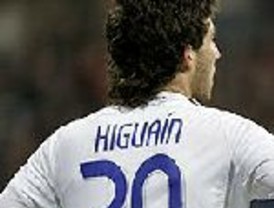 El Real Madrid busca que Higuaín firme hasta el 2016