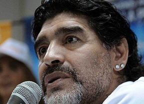 Maradona justificó su corte de manga al fisco italiano