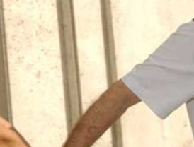 El delito por violencia machista pasa a ser la tercera causa de ingreso en prisión en España