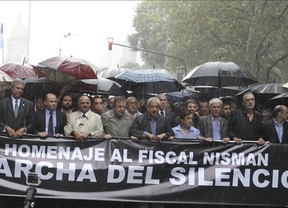 Multitudinaria marcha del silencio pidiendo por el esclarecimiento de la muerte de Nisman