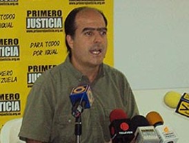 PJ exhorta a Chávez a invertir más en el país