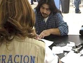España aprueba que colombianos y peruanos voten en comicios municipales