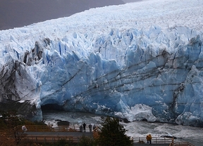 El glaciar rompió de madrugada y el espectáculo fue para pocos