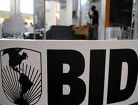 Devaluación de dólar supone riesgo para AL