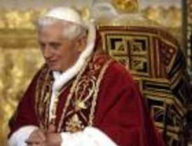El Papa hace un llamamiento por los niños que sufren en el mundo durante la 'Misa del Gallo'