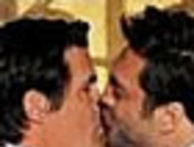 Otra USA-censura: ahora un beso gay entre Bardem y Brolin en los Oscar