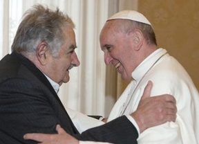 Mujica le pidió al Papa Francisco por la paz en Colombia