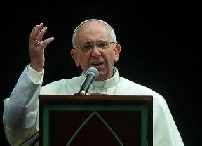 El Papa Francisco está "profundamente dolido" y pide oraciones por sus familiares