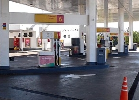 Clausuran dos estaciones de servicio de Shell