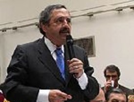 Alfonsín duda sobre la postulación de Cobos