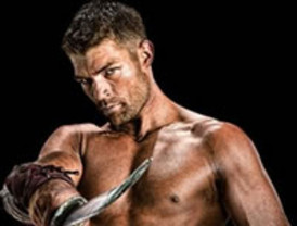 Liam McIntyre se viste del nuevo 'Spartacus'
