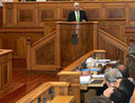 Se adelanta la campaña electoral con el Pleno de este lunes en el Parlamento castellano-manchego sobre el Estatuto