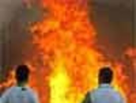 Incendian casetas de familias peruanas en España