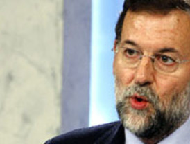 Rajoy centra su campaña en el debate de caras del PSOE