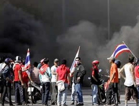 Son 96 heridos en enfrentamientos en Tailandia