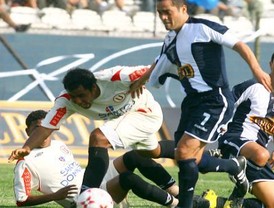 Alianza Lima y Universitario empataron 1-1 en el Clásico suspendido
