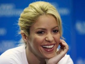 Shakira negó planes de cantarle al presidente checheno