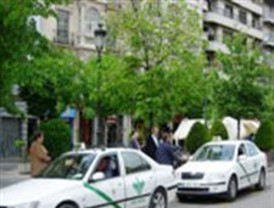 Los taxistas de Granada alertan de una oleada de atracos violentos