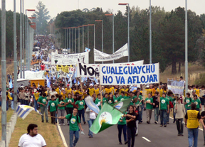 Uruguay insiste en que la papelera no contamina 