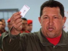 Chávez ejerció su derecho al voto en el 23 de Enero