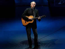 Joan Manuel Serrat se presenta con éxito en el Auditorio Nacional