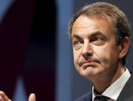 Zapatero desactiva el rumor de un adelanto electoral o el de pasar el relevo a Rubalcaba