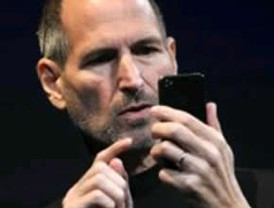 Steve Jobs dirigió Apple con mano de hierro