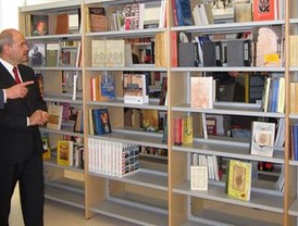 Sevilla reconoce a Felipe González dando su nombre a una biblioteca pública