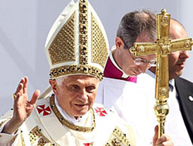 Ofensiva contra el gasto público para la visita del Papa