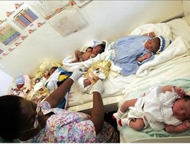 Sujeto abandona a 11 niños en 2 hospitales