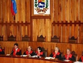 Fiscal entregó alista de preseleccionados a magistrados