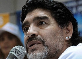 Maradona no sabe que hacer con su vida y se la agarra con los periodistas