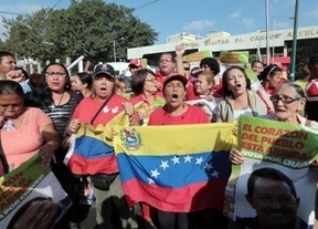 Chávez volvió a Venezuela donde continuará con su recuperación