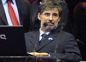 A Rivas le parece todo un "dato que Massa y Duhalde estén en contra"