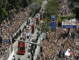 Más de 200.000 personas se suman a la fiesta de los Lakers