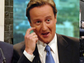Brown y Clegg mantienen una entrevista en paralelo a la negociación con los conservadores
