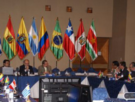 Mejía: La Unasur se está posicionando como nuevo poder emergente