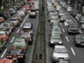Tráfico intenso en las salidas de las grandes ciudades