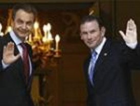 Ibarretxe y Zapatero escenifican un desacuerdo y ruptura totales